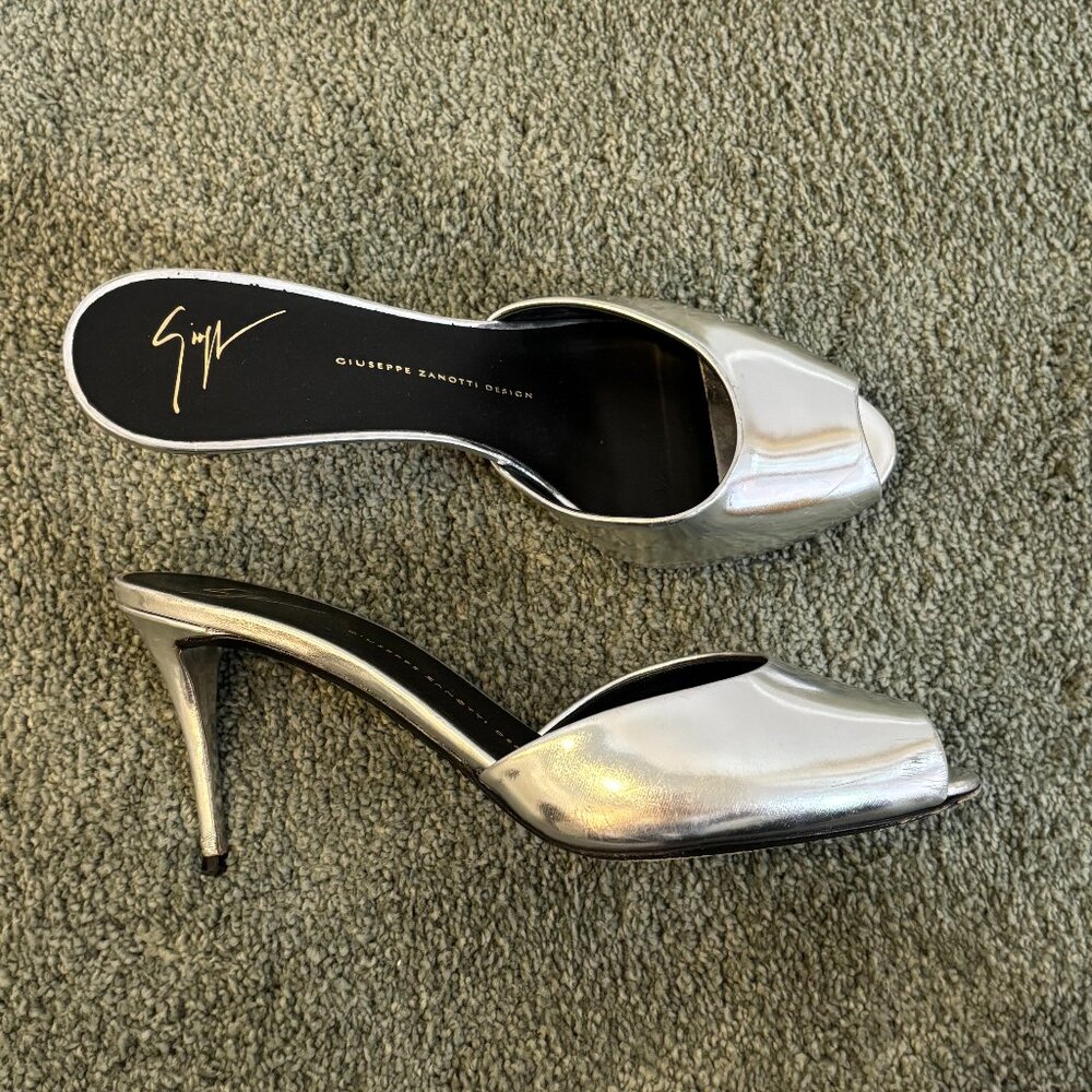 Gorgeous  Designer Silver Mules